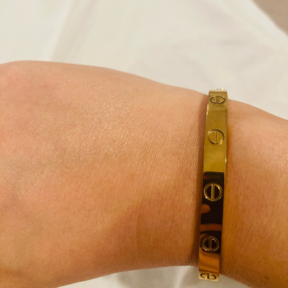 Gold Classic Size Love Bangle Bracelet - Picture 3 of 3